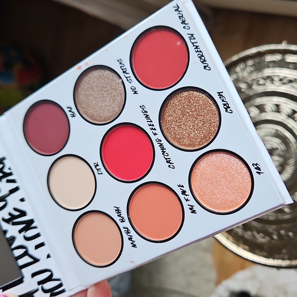 bh Cosmetics Low Key Love You 9 Pan Shades Eyeshadow Palette - Picture 4 of 5